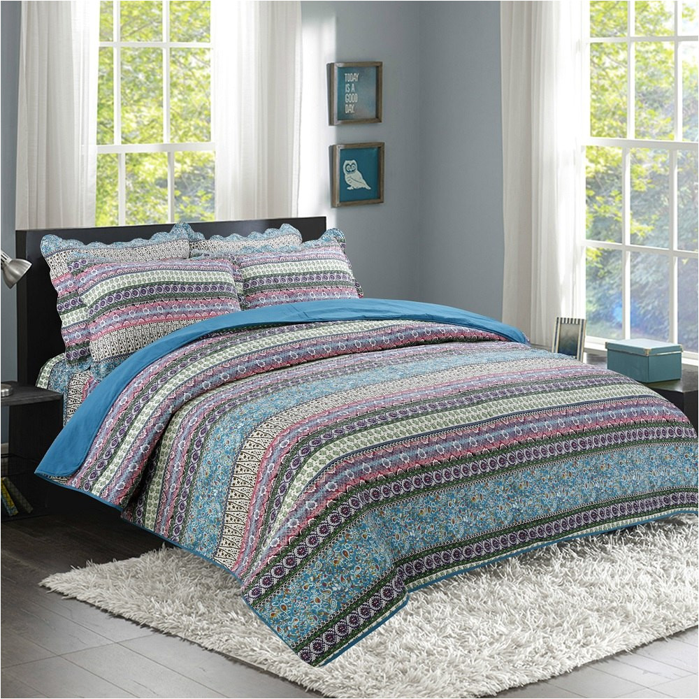 What is the Difference Between A Coverlet Quilt and Bedspread | AdinaPorter