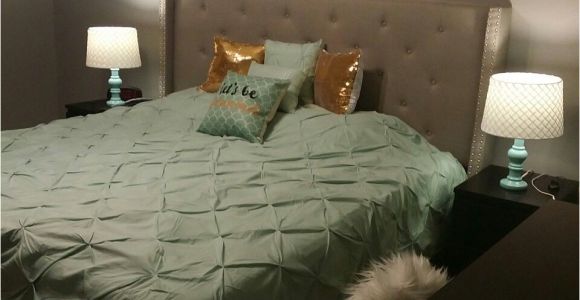 What Color Furniture Goes with A Grey Headboard Mint Gold and Grey Bedroom Blended Neutral Black and White Into